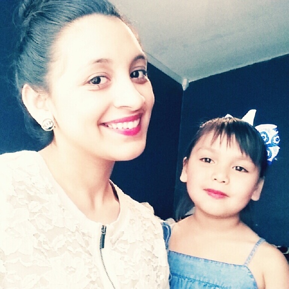 Meet your Posher - Picture 2 of 4