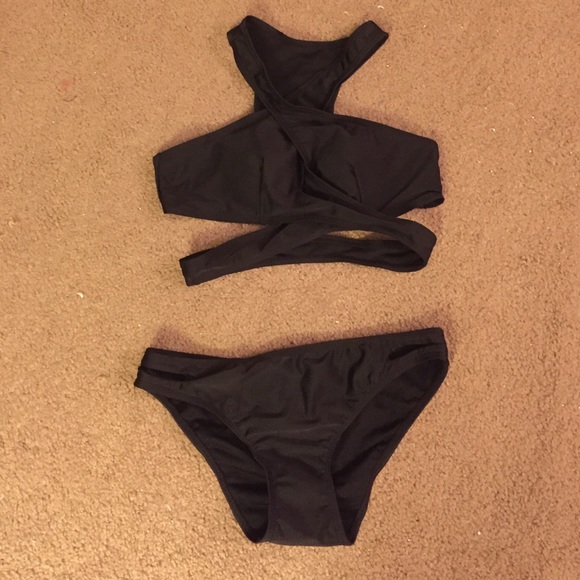Black bikini