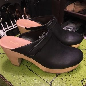 Old Navy Clogs