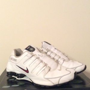 White Nike Shox. Women's 10.5:Men's 8.5