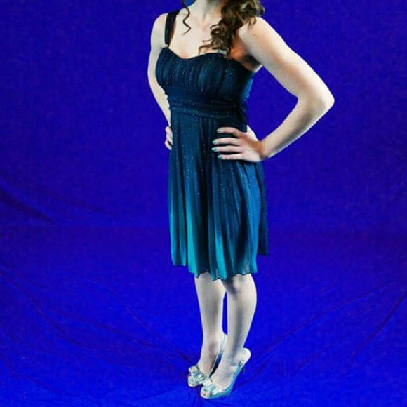 Short dress with straps
