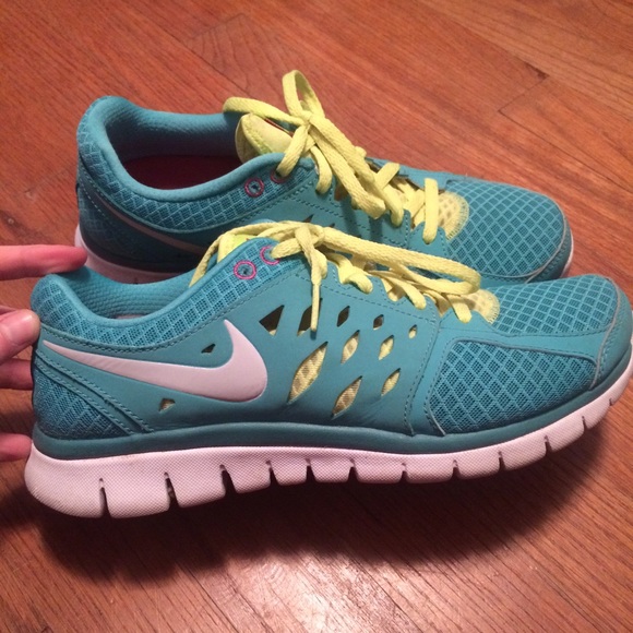 Nike flex 2013 running shoes