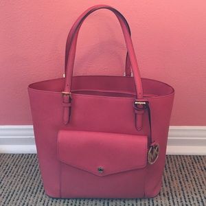 Michael Kors Jet Set Tote