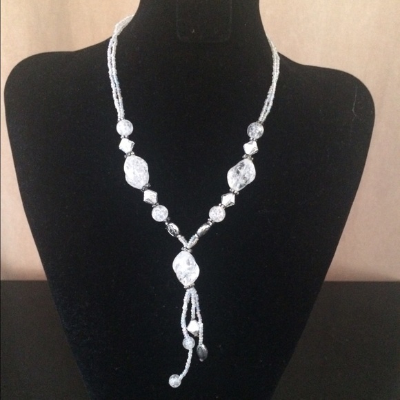 Gorgeous white necklace