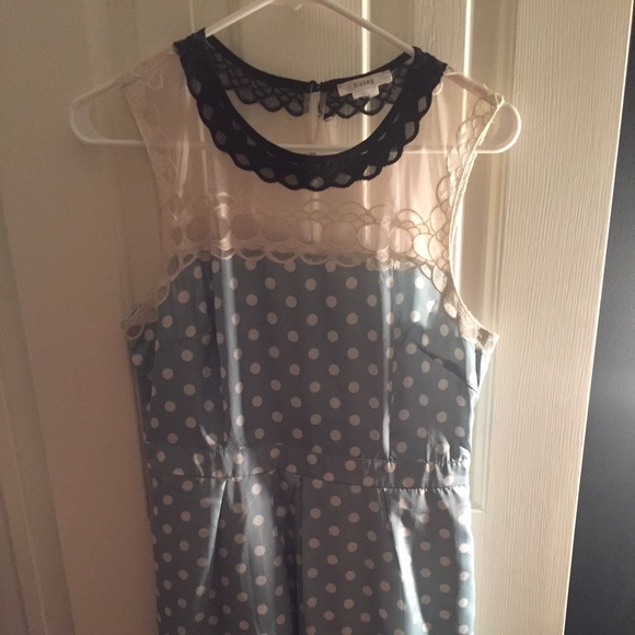Never worn dress with pockets
