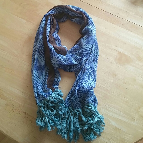 NWOT Blue and brown scarf