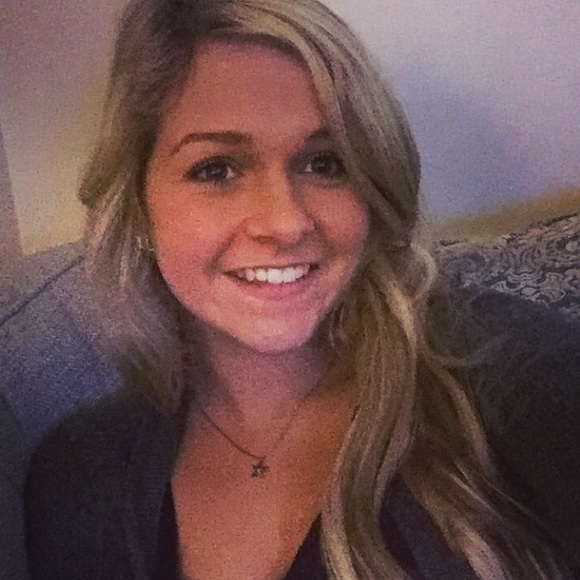 Meet your Posher, Kayla