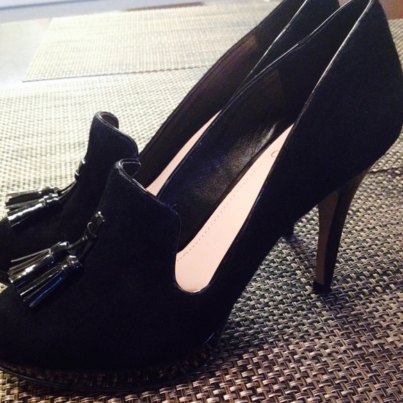 VINCE CAMUTO High Heels in Black Almost New!