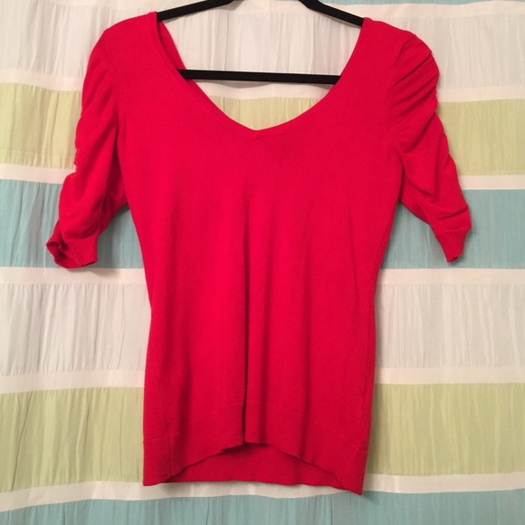⭐️Express⭐️Red cropped sweater w/ sindged sleeves