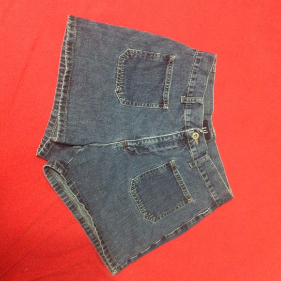 GAP shorts