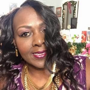 Meet your Posher, Carla