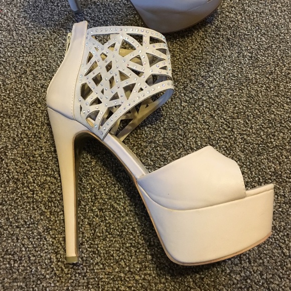 Chase & Chloe tan heels 8.5