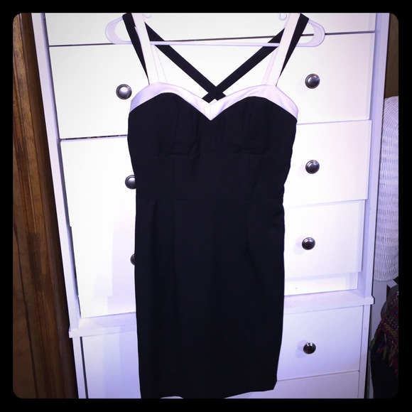 Black & White Dress -- Size Small