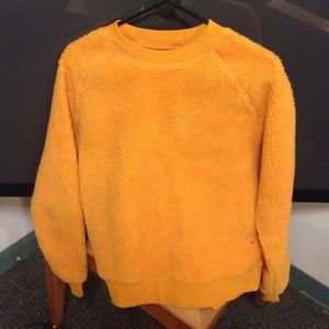 Mustard crewneck