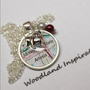 Mississippi State bulldog map necklace, MS state