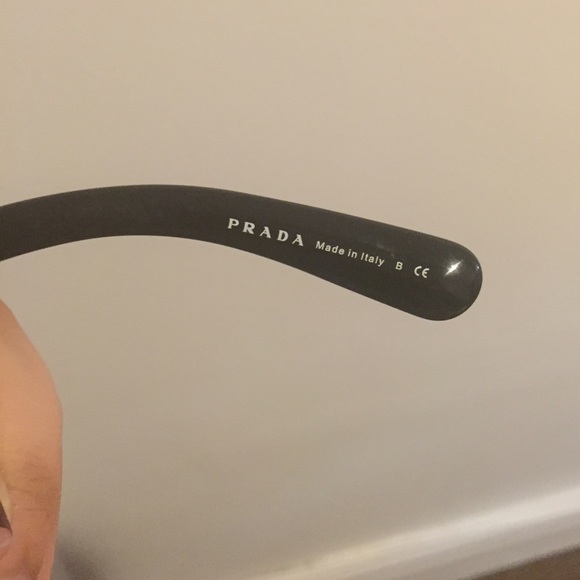 Prada Oversized 'Baroque' Round Sunglasses - Picture 3 of 4