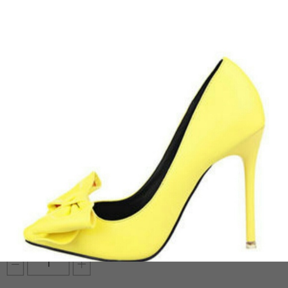 Yellow pumps.
