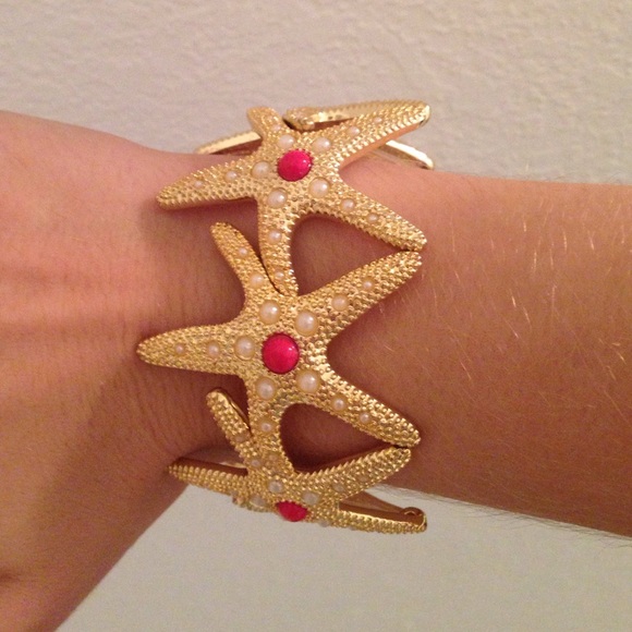 Lilly Pulitzer Jewelry - Lilly Pulitzer Gold Starfish Bracelet Lilly Pulitzer Jewelry - Lilly Pulitzer Gold Starfish Bracelet