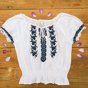Boho embroidered top💙