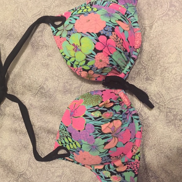 VS push up halter bikini top - Picture 2 of 4