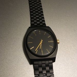 NIXON watch