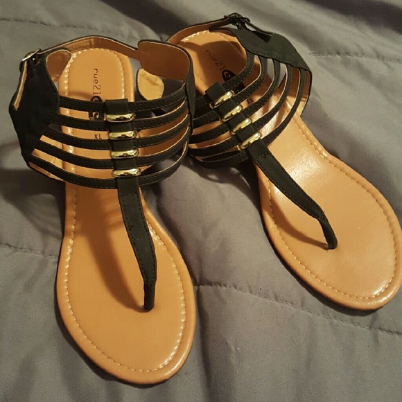 Strappy wedge sandal