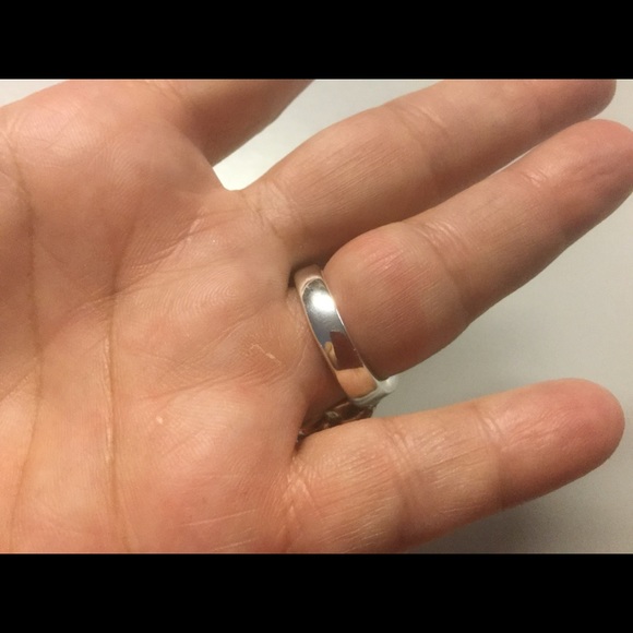 Sterling Silver Ring - Picture 3 of 4
