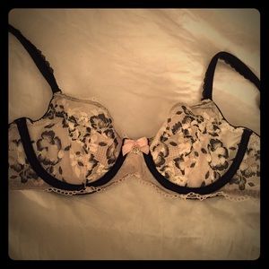 Victoria secret body by Victoria unlined bra