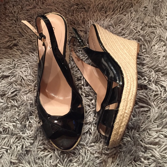 Black Guess Wedges