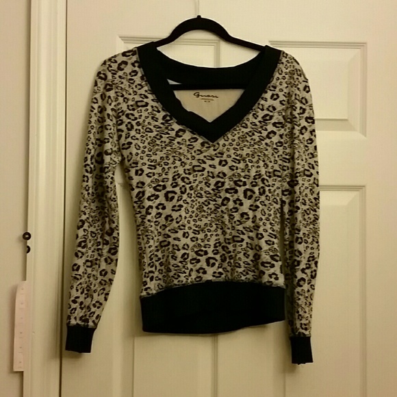Guess v-neck sweater