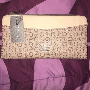 Guess wallet NWT