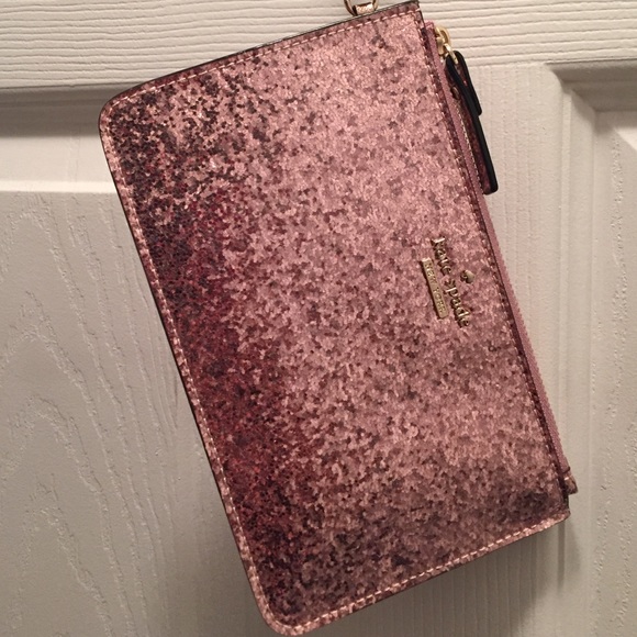 kate spade Handbags - 🌟HP🌟KATE SPADE GLITTER BUG NWT WRISTLET