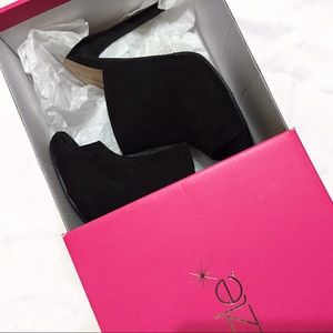 Shoedazzle Ransa mules size 6.5