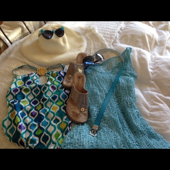 Turquoise diamond and skull sunglasses