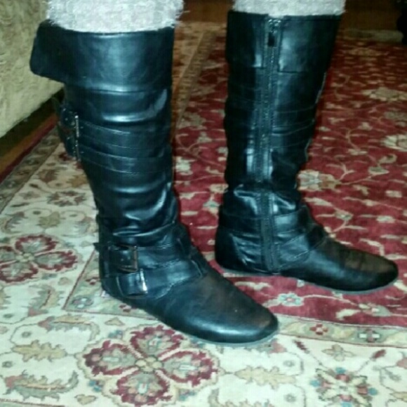Tall riding boots