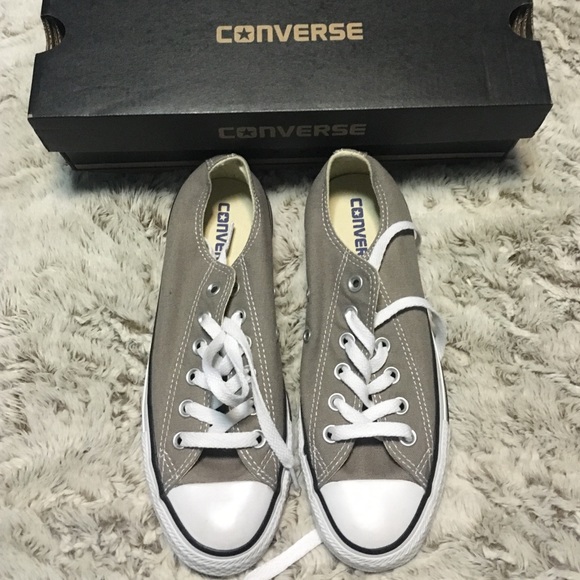 BNIB converse sneakers - Picture 3 of 4