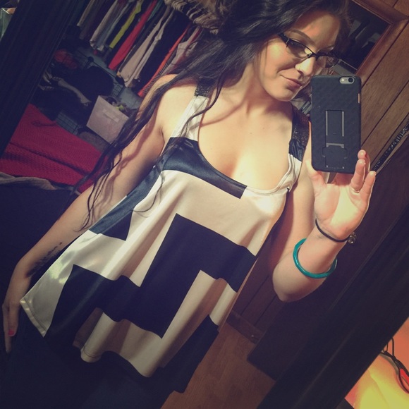 Cream, Black & Gold Tank -- Size Large