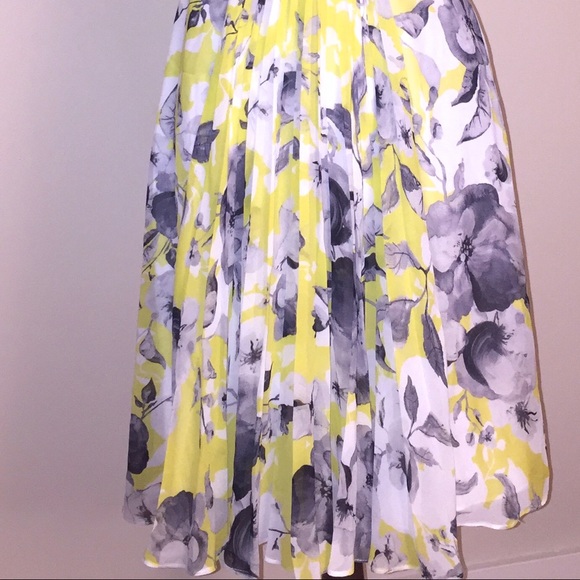 NWT Spring Deep V Dress - Picture 2 of 3