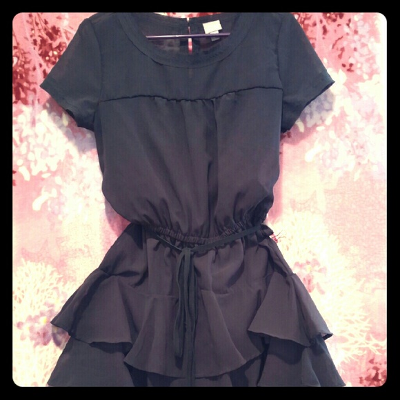 Converse One Star Black Ruffled Dress - Picture 1 of 4