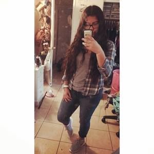 Meet your Posher, Dalia