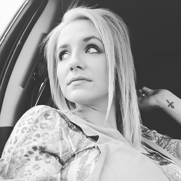 Meet the Posher - Picture 2 of 3