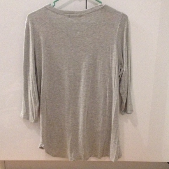 Pink and gray top - Picture 2 of 3