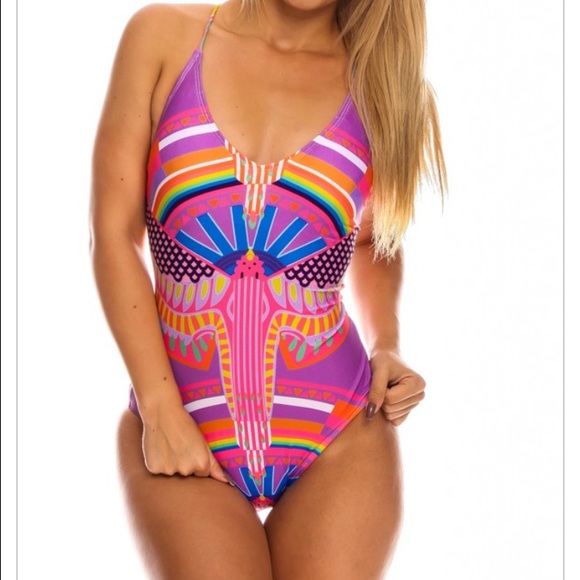 One piece swimsuit! ☀️