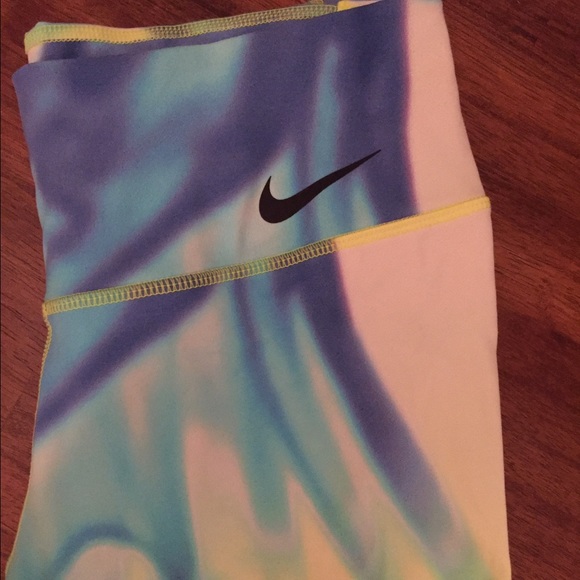 SOLD on Ⓜ️ - Nike drifit workout pants - Picture 3 of 4