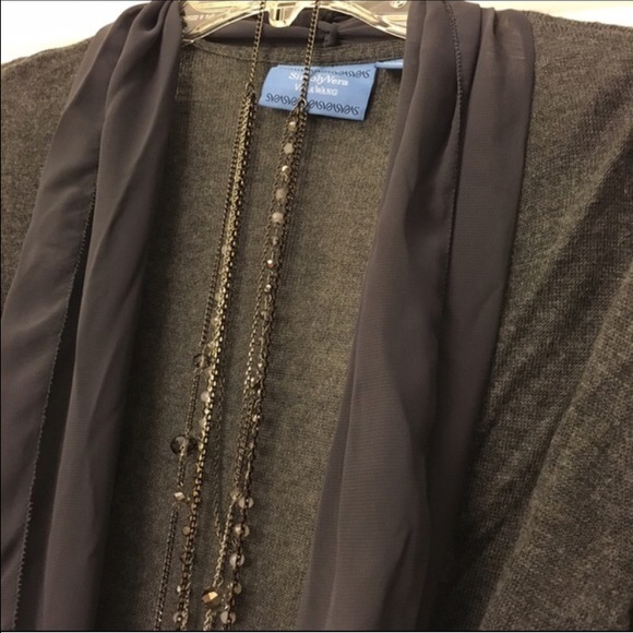 🔴 Sold on ♏️ercari Vera Wang sweater, size xs - Picture 3 of 4