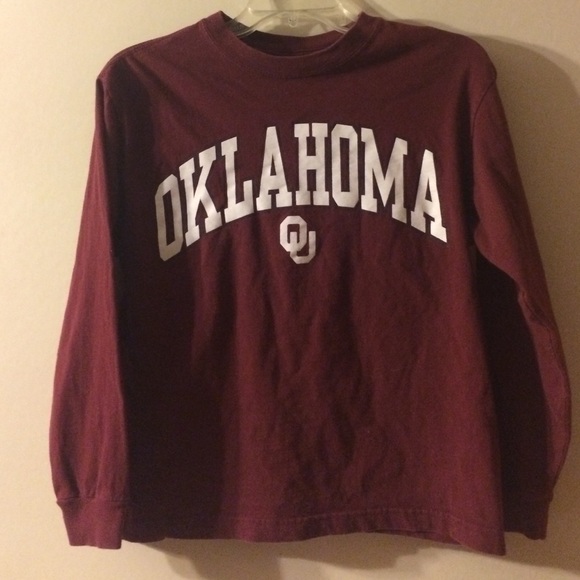 Long sleeved University of Oklahoma t shirt.