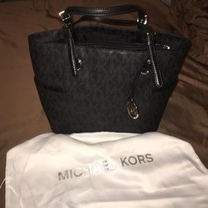 Michael Kors Jet Set Logo Tote