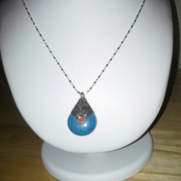 Necklace - Picture 2 of 4