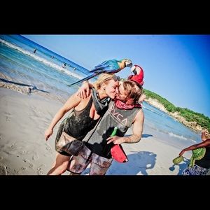 Meet your Posher, Crystal