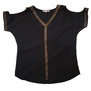 (EUC) FRANCESCA'S MIAMI BRAND cut-out shoulder top